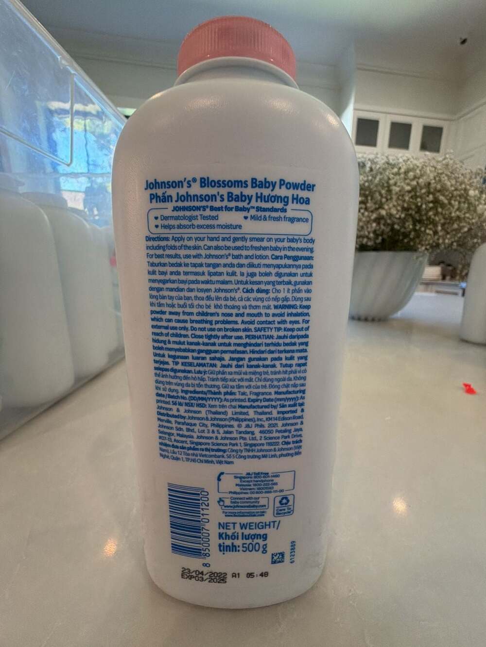 Johnson's Blossoms Baby Powder 500g with talc 17.6oz sealed collectible - Picture 2 of 3